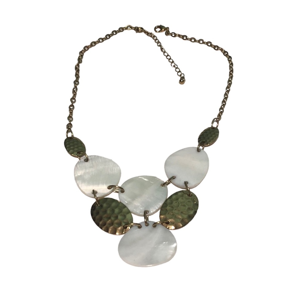 Avon Necklace - Picture 3 of 4